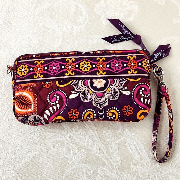 Vera Bradley Handbags - Vera Bradley wristlet wallet safari sunset